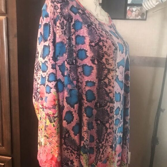 White Mark XL V Neck Blouse Tunic Blue Pink Pockets - Picture 4 of 13